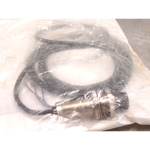 872C-D8N18-E2 SER D ALLEN BRADLEY PROXIMITY 传感器 批量 [1]