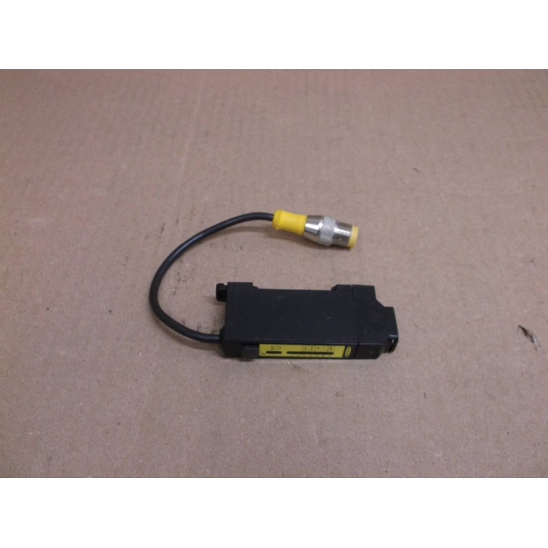 D12EN6FVQ6 Banner DEMO Fiber Amplifier Photoelectric Sensor