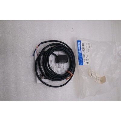 全新 开箱  E3Z-D62 E3ZD62 光电开关库存 H1252A