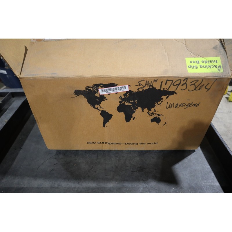 全新 SEW EURODRIVE RF47 DRN80M4/BE1HR 直升机齿轮电机库存 H81