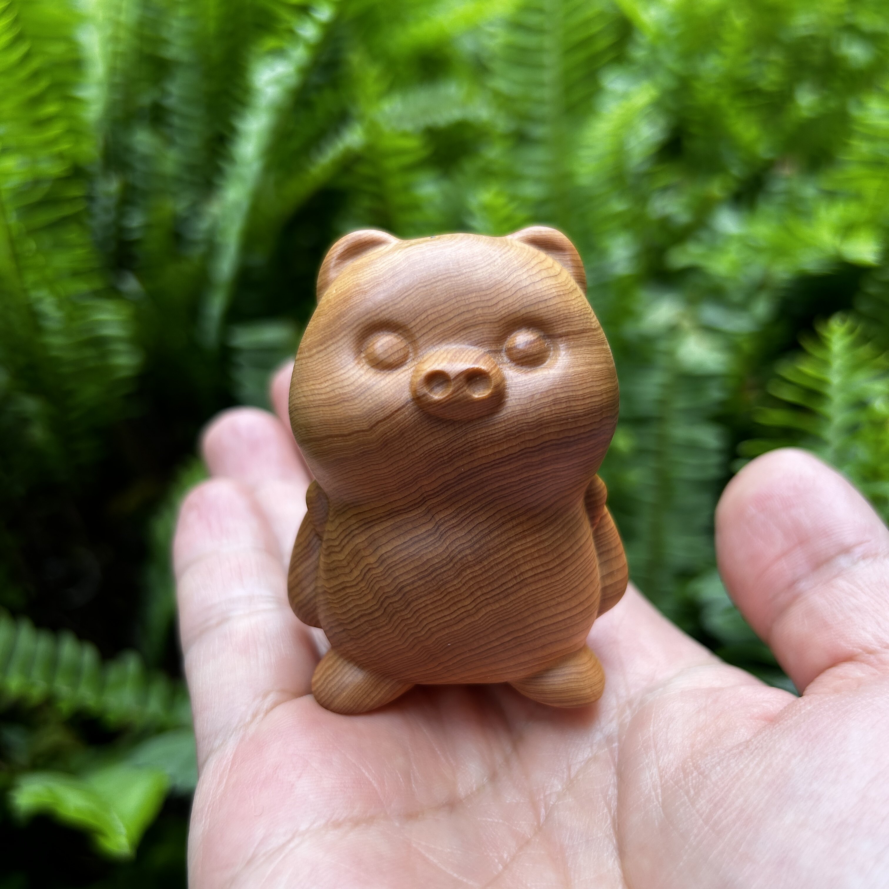 天然老料崖柏可爱小猪实木雕刻生肖猪文玩手把件软萌治愈系小摆件