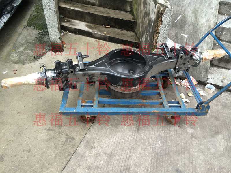 五十铃 后桥壳 庆铃 700p 4hk1 正厂 底盘配件