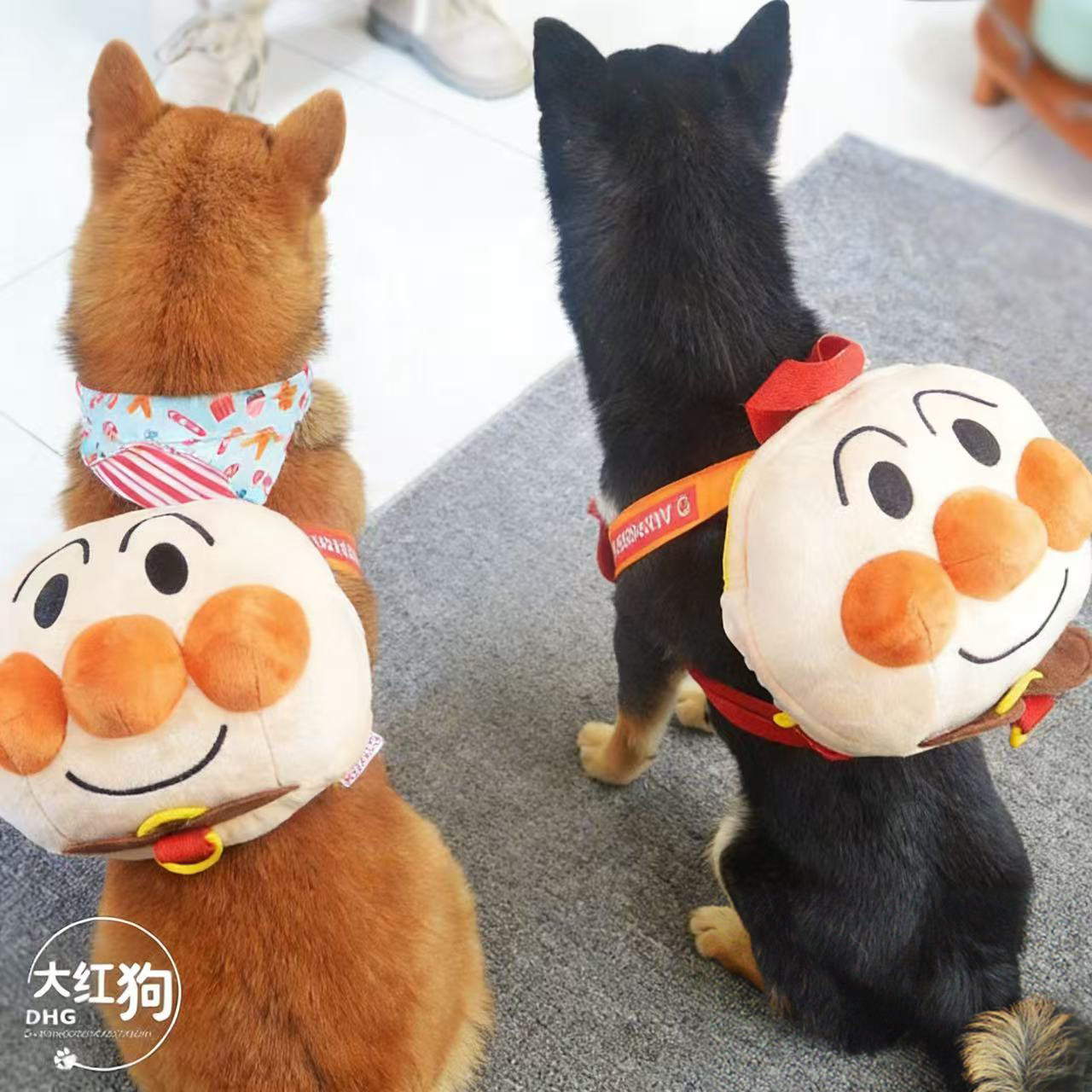 柴犬自背包狗狗柯基牵引绳包包可爱外出宠物双肩背包卖萌超人背包