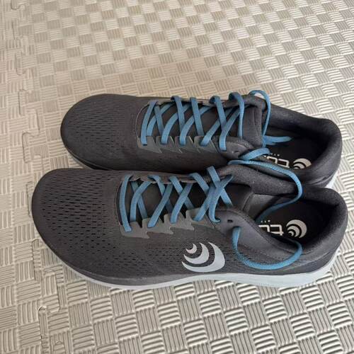 49码男透气跑步鞋减震舒适