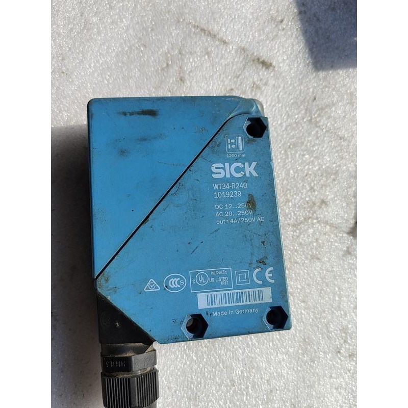 SICK镜反射光电开关,WT34-R240,实物拍摄,成色如议价