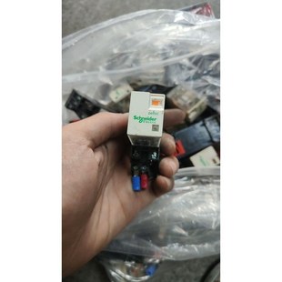 拆机 成色如图 已测试议价 RXM2LB2BD 施耐德中间继电器