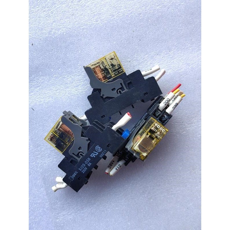 IDEC中间继电器,RJ2S-CL-D24,和泉中间继电器,议价