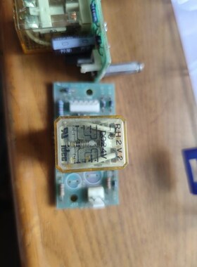 日本 idec 和泉 继电器 RH2V2 - U DC24V议价