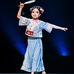 《小格格》中国舞(独舞)民族风舞台演出传统服饰舞蹈服装女童定制