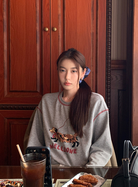 Halo Luu 灰色长袖t恤女春季2026新款韩系小狗印花慵懒风宽松上衣