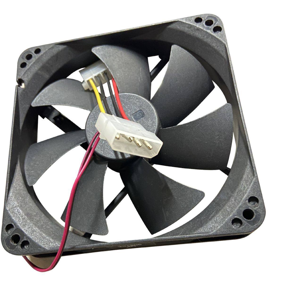 经销供应12厘米黑色电脑机箱风扇含油轴承CPU风扇 DIY风扇配件