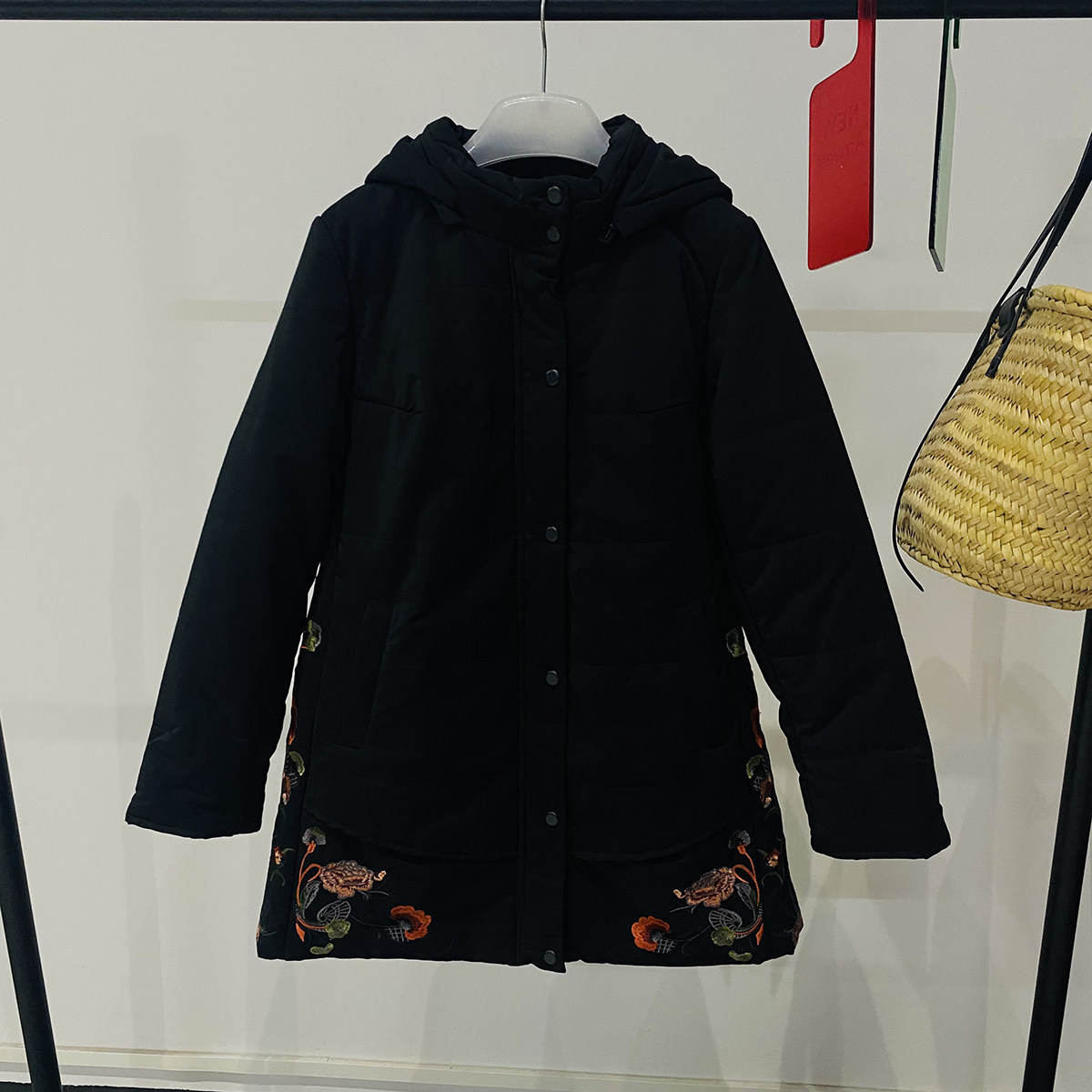 [美]兰米特卖冬装新款妈妈中长款刺绣棉衣外套保暖棉服中老年女装