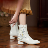 零尚舞度国风原创真皮女靴冬季 粗跟低跟复古绣花旗袍民族风马丁靴