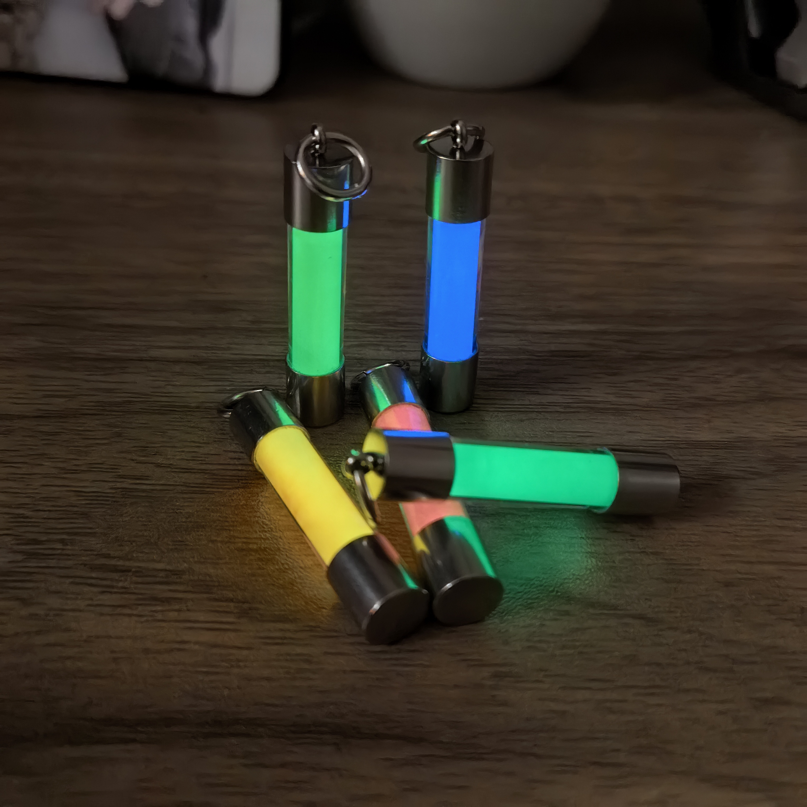 玻璃夜光管钥匙扣不锈钢发光背包挂件装饰吊坠