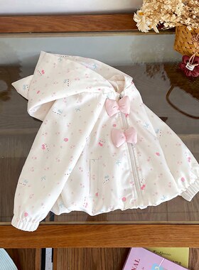 CW262632女童外套春装新款卡通女宝宝碎花连帽童外套