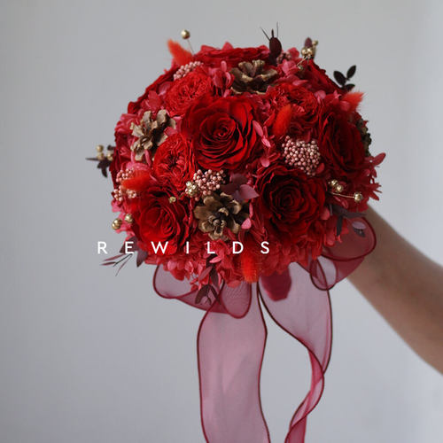 永生花中式婚礼秀禾服旗袍手捧花