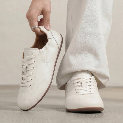 软底德训鞋简约褶皱小白鞋