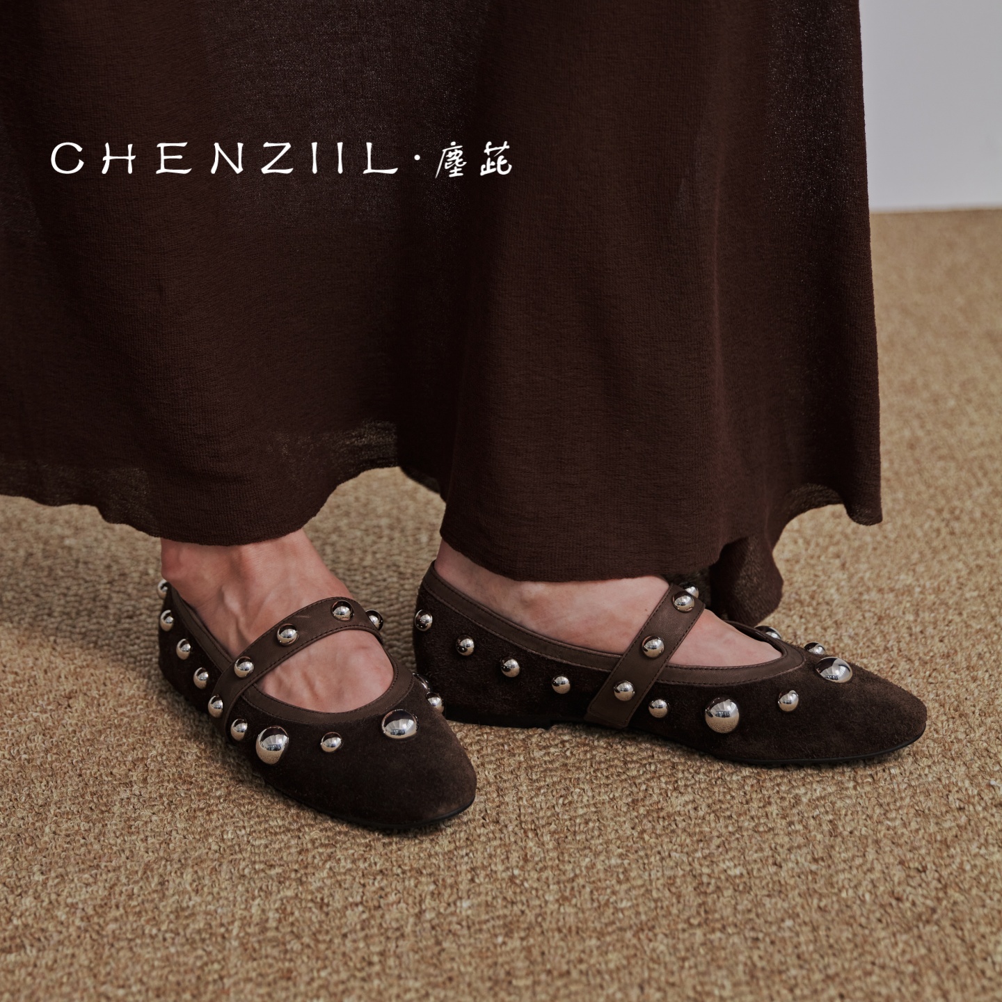 CHENZIIL金属泡泡铆钉手工芭蕾鞋