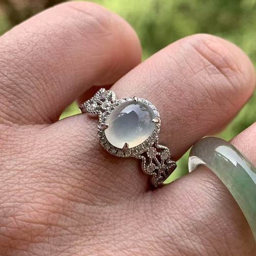 缅甸A货翡翠蛋面冰种起光戒指