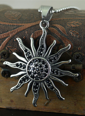 复古吊坠项链钛钢首饰品