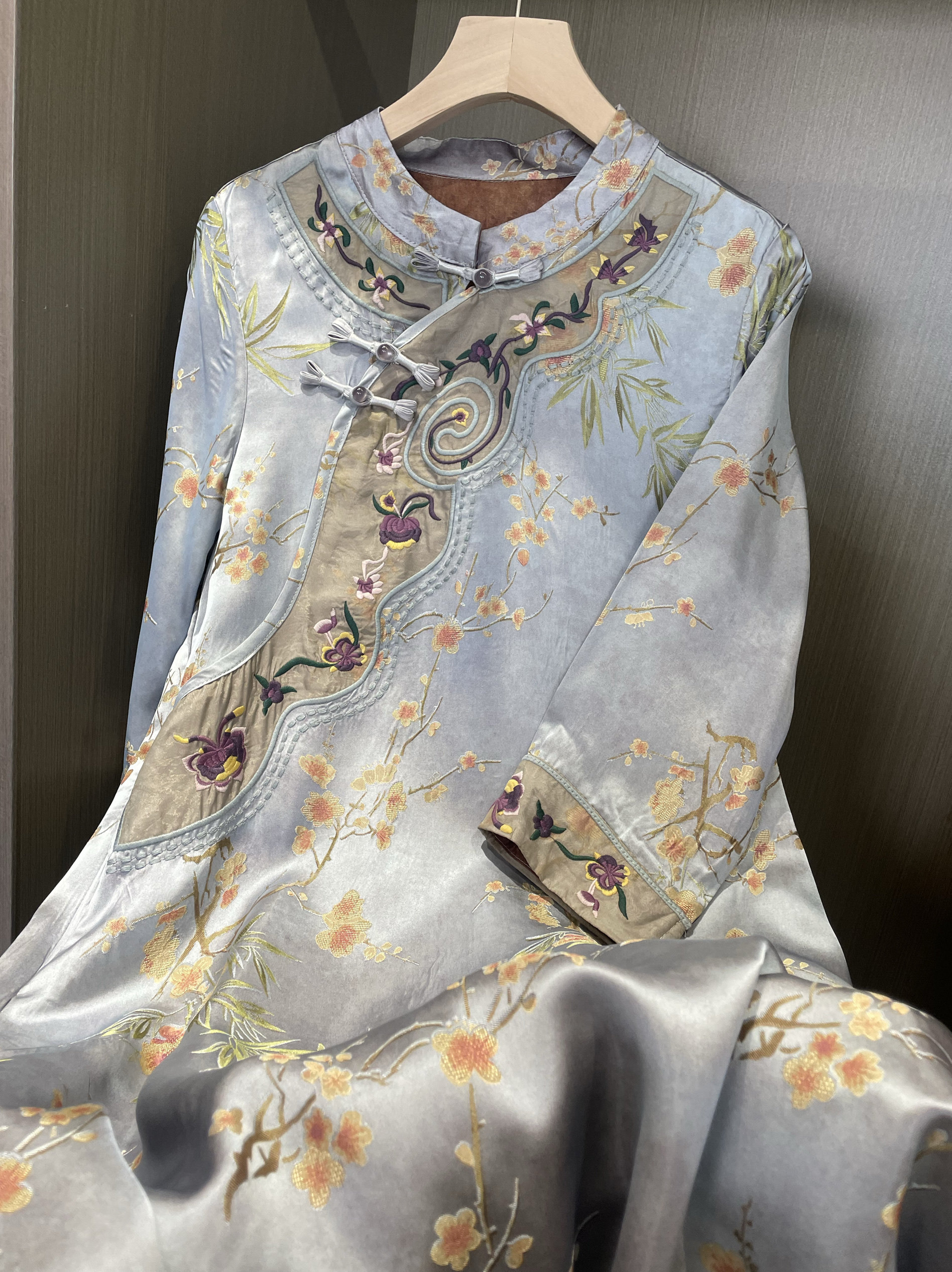 梅兰竹菊新中式立领盘扣斜襟连衣裙2025夏季新款国风复古优雅裙子