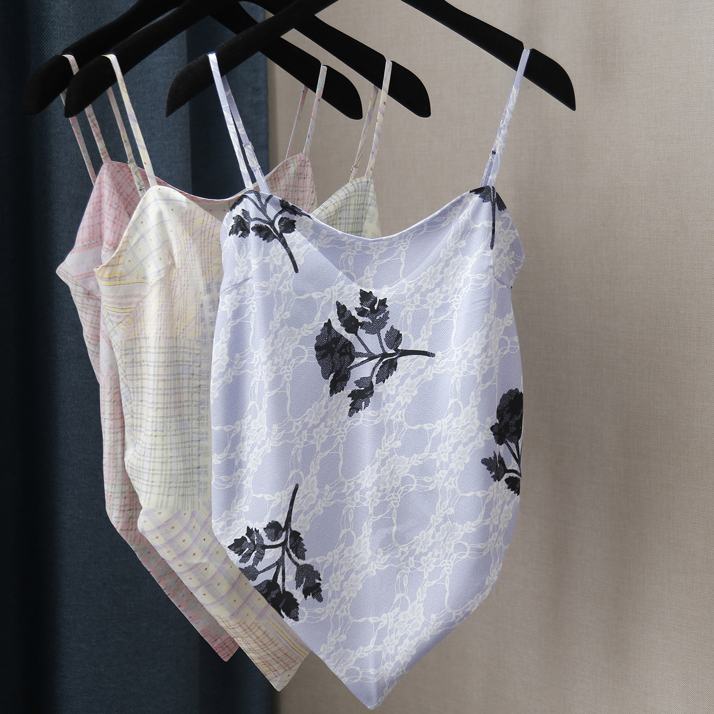 新款女装格子花朵拼色蝴蝶结一字肩露肩性感绑带印花肚兜吊带背心