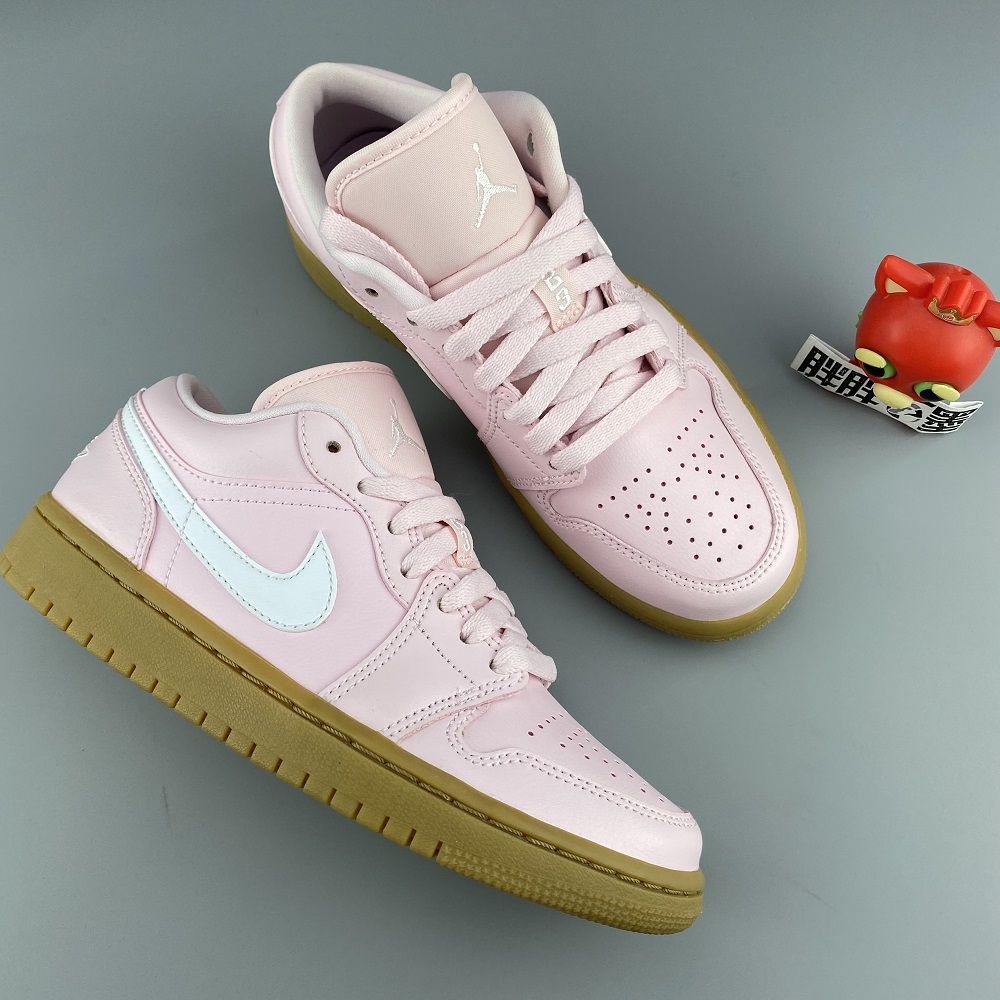 airjordan运动休闲女粉生胶乔1