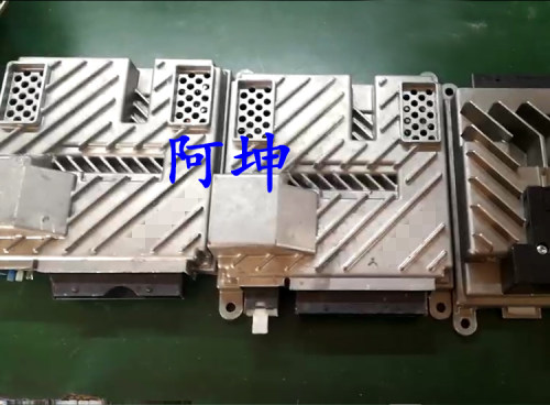 适用于奔驰W213 E级E200L E260L E300L E320L S350 S400 音响功放