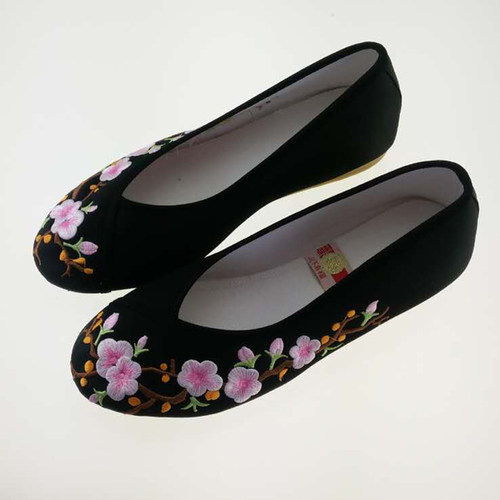 小花园牛筋底民族风绸缎面女单鞋