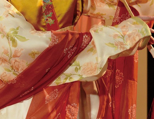 坦领春夏真丝窄袖襦裙满庭芳定制