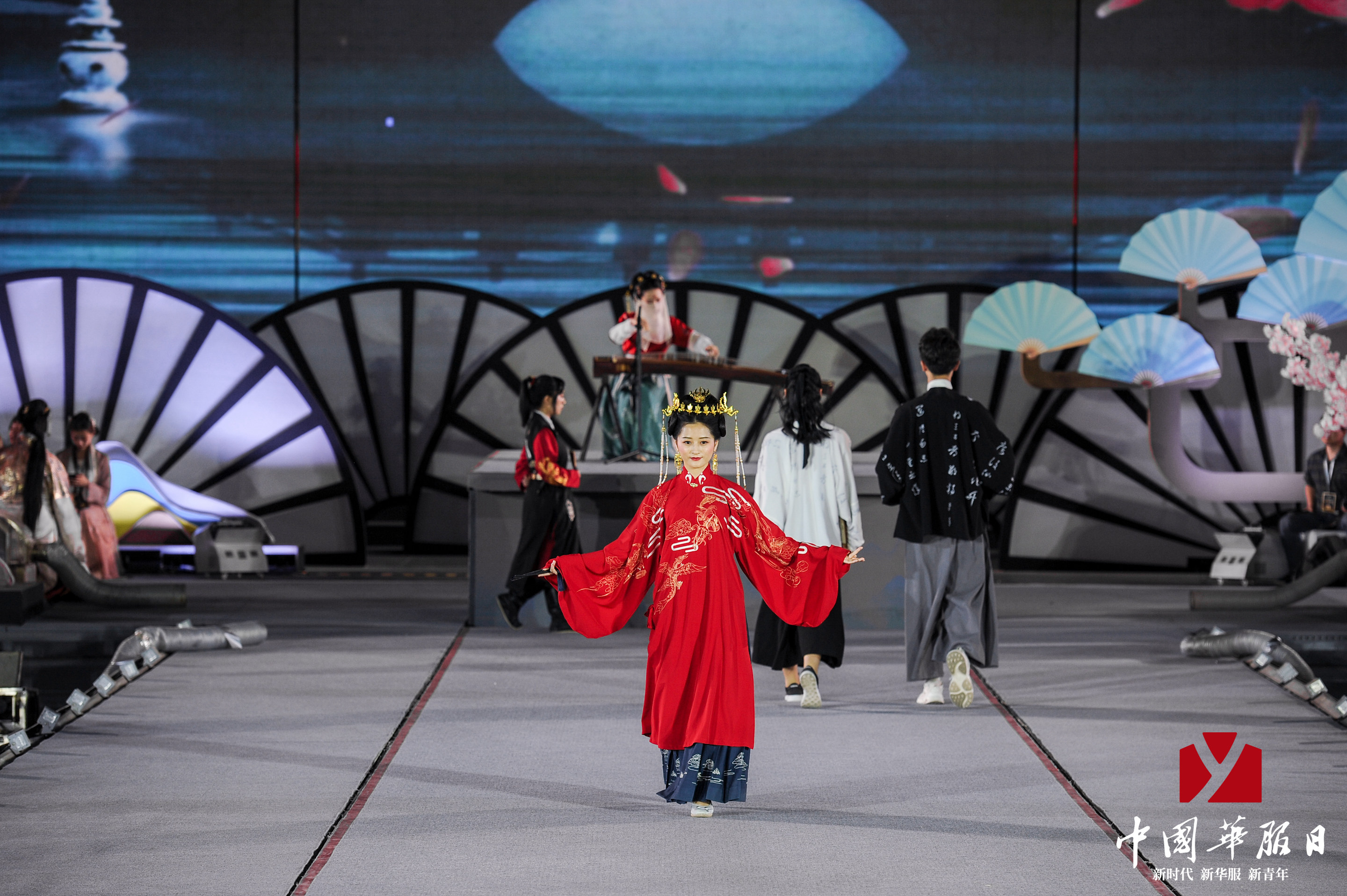 花妖汉衣堂第二届中国华服日走秀款明制立领绣花袄—九仪生兮