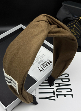 2022韩国新款发卡发箍女字母标签百搭外戴秋冬宽边压发发捆头箍