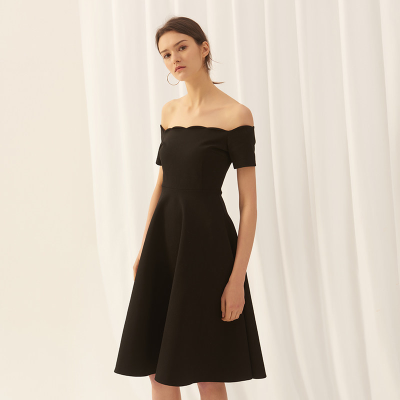 新款聚会礼服女简单大气黑色晚宴赫本年会派对中长款一字肩连衣裙