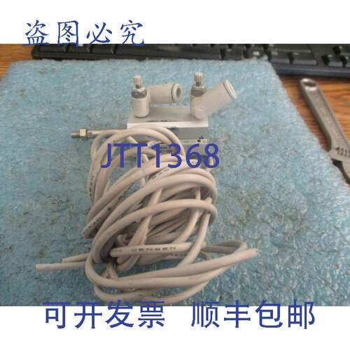 现货供应 型号:QSB12-25DM-M9BL 气缸，配有  D-M9B 传感器