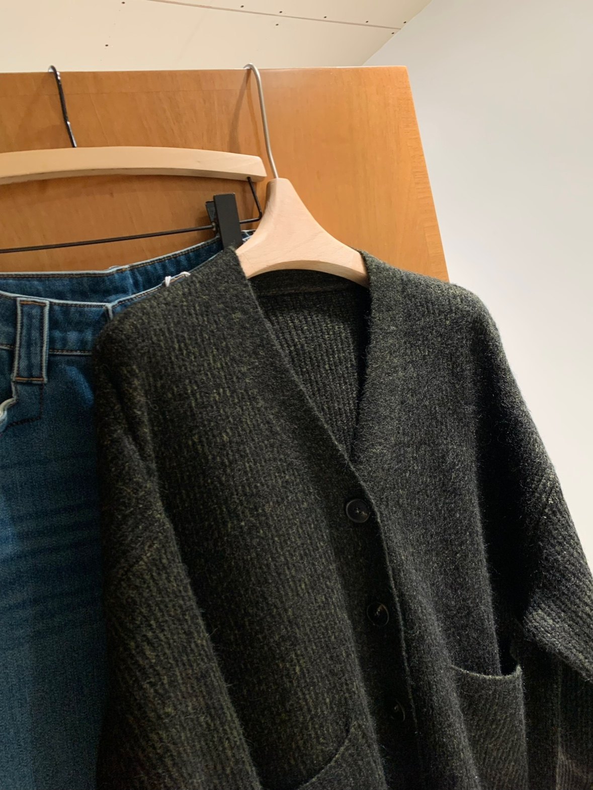 颜色绝了 韩系气质大v领单排扣花纱墨绿毛衣外套开衫秋冬女,女装/女士精品,毛衣,淘宝优惠券,粉丝福利购,淘宝优惠卷