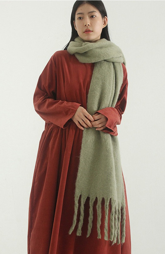 韩国代购21F/W oversize fuzzy tassel muffler 宽幅围巾