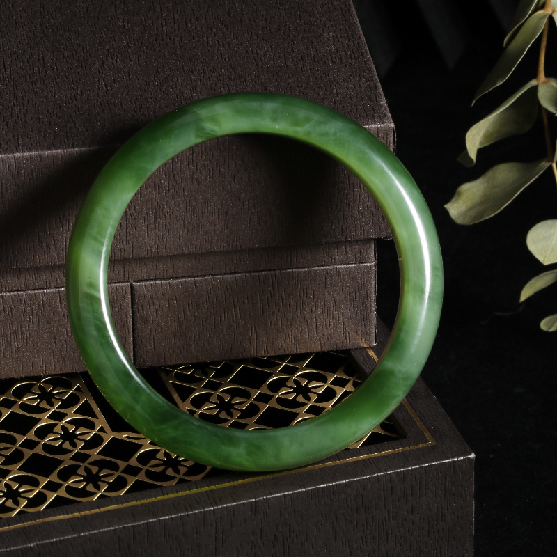 天然白玉碧玉手镯油润细腻和田玉