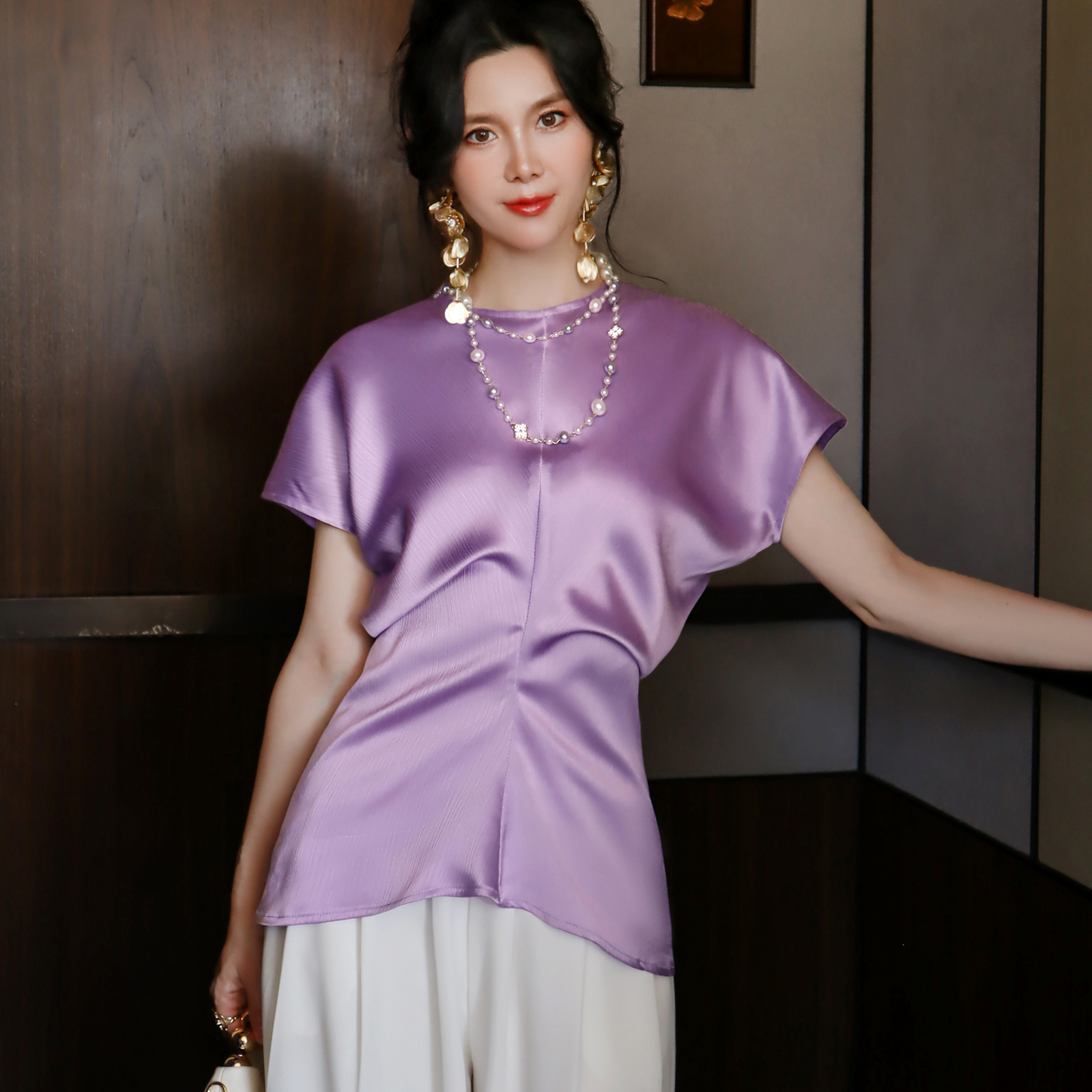 优雅轻奢立体剪裁高级法式轻奢流光缎小众圆领收腰褶皱短袖上衣女