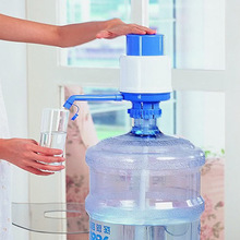 家用桶装水按压式吸水厨房泵压水器1
