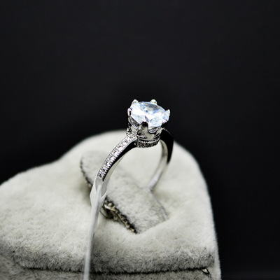 丽晶合金饰品六爪镶钻戒指