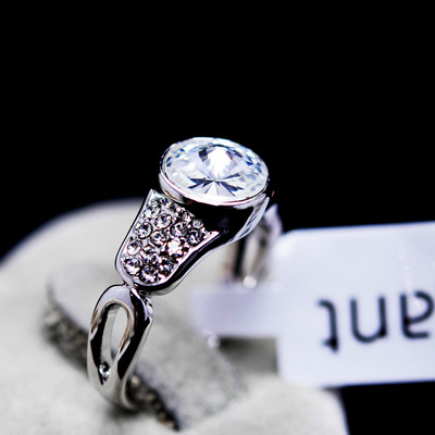 合金饰品水晶圆形镶钻戒指