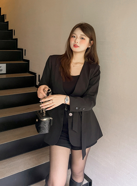 大码百分百女装秋季微胖mm显瘦高级感正肩无领收腰西装外套