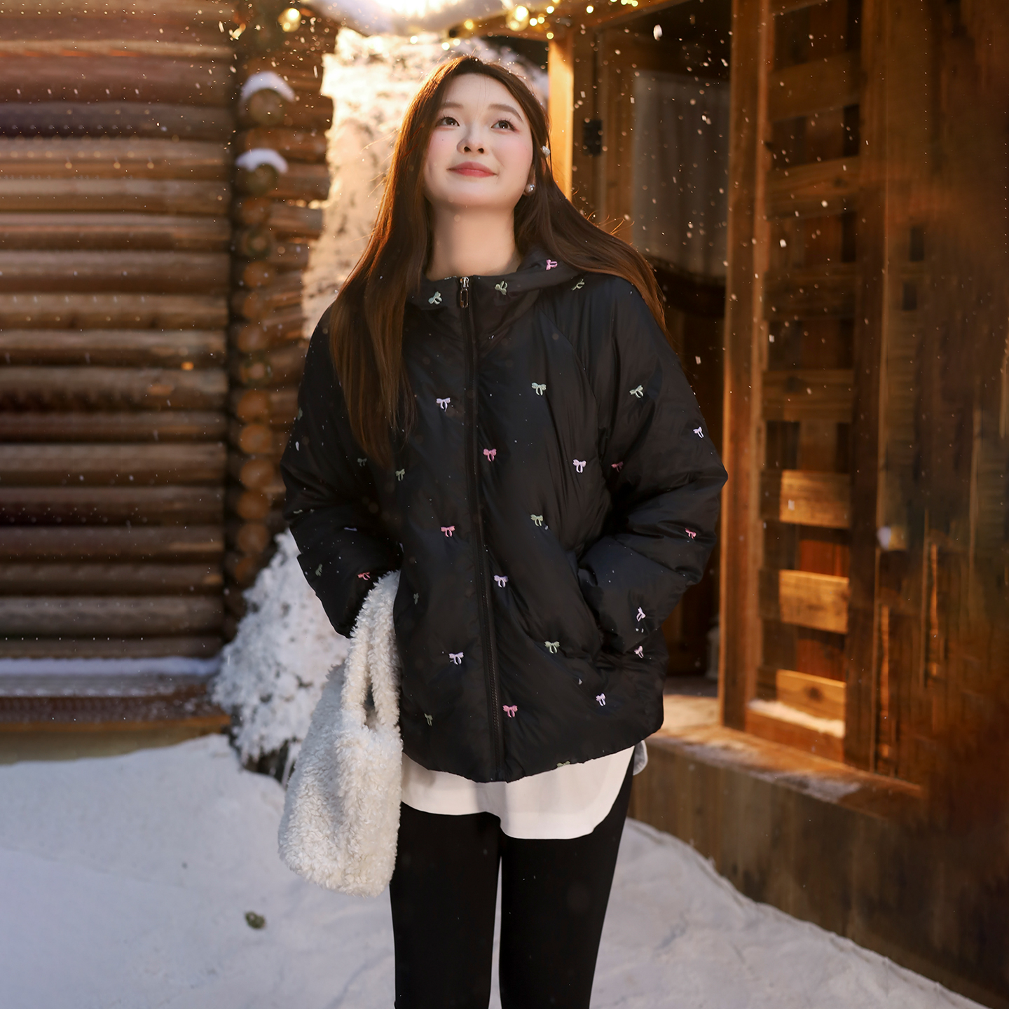 大码百分百女装微胖mm冬季蝴蝶结刺绣连帽90白鸭绒A版羽绒服