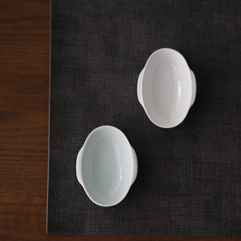 山水一间蛋形双耳陶瓷味碟