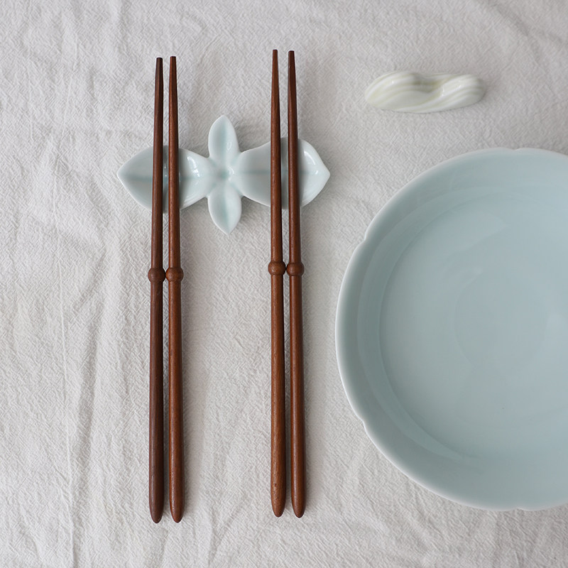 间作闲印尼铁木手工筷子22.5cm圆头中古木筷家庭餐具1双装 - 实物图