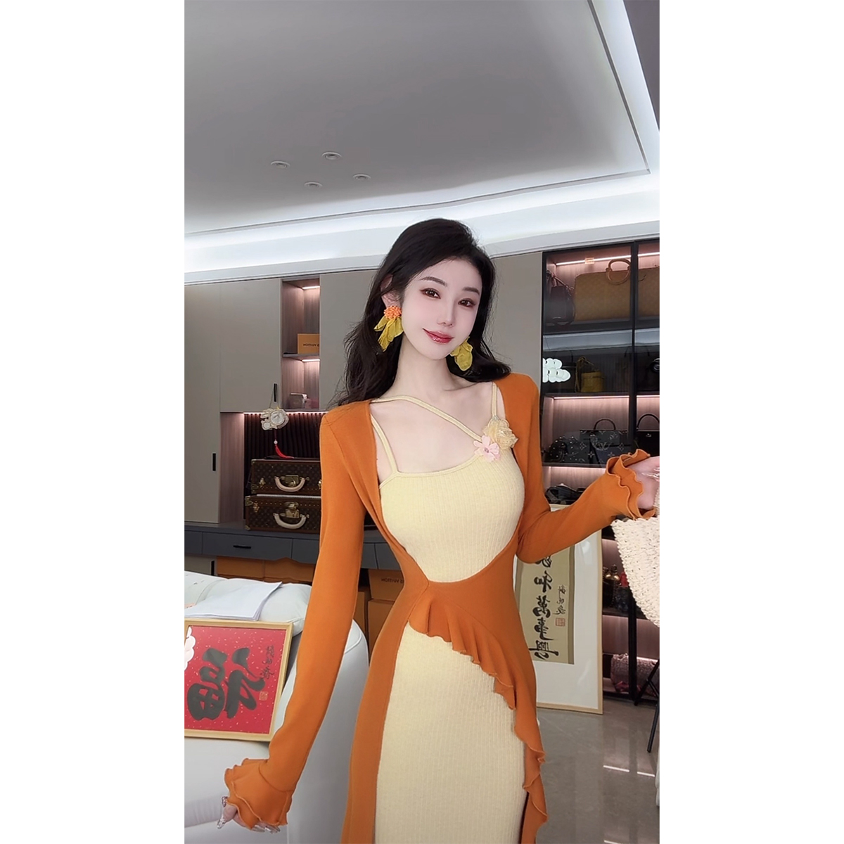 Sun雅乔【朱柿如意】不对称肩带针织连衣裙+荷叶边针织外披两件套
