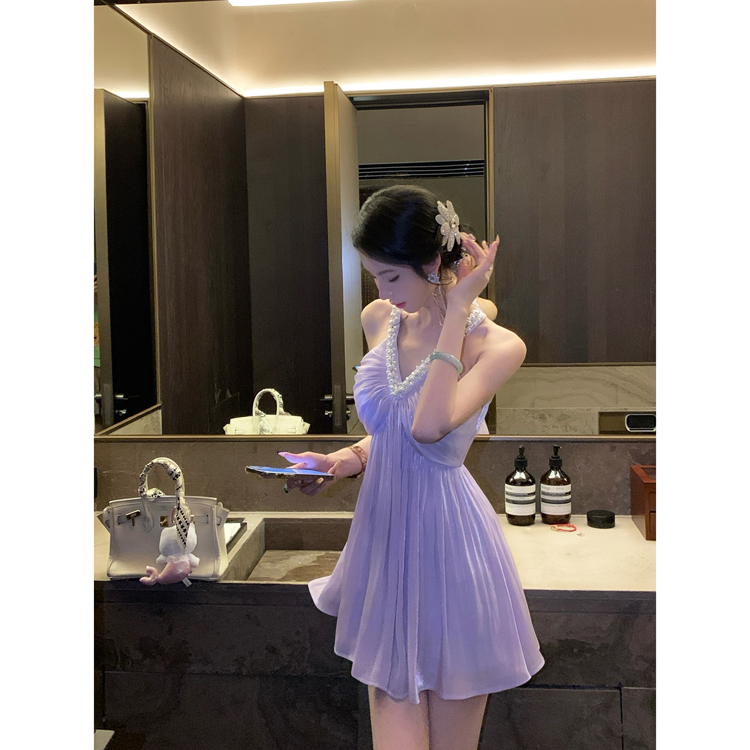 Sun雅乔【紫调银河】夏季名媛风辣妹鎏光V领钉珠挂脖连衣裙短裙子
