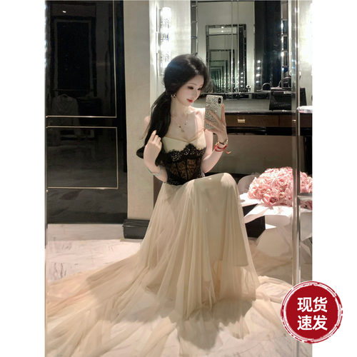 Sun雅乔【巴黎夜曲】夏季大裙摆修身设计感蕾丝拼网纱吊带连衣裙