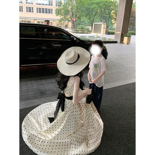 雅乔【可可小姐】法式无袖蝴蝶结后背镂空系带赫本风波点连衣长裙