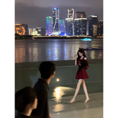 红色蝴蝶结V领收腰连衣裙 Sun雅乔 一笑倾城 黑色网纱花朵裙撑